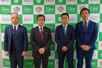 式典参加者の記念撮影